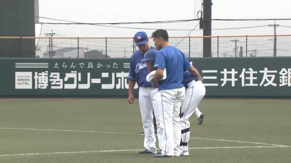 鵜飼航丞、負傷交代でベンチに退く　SB戦での交錯で右足を痛める・・・