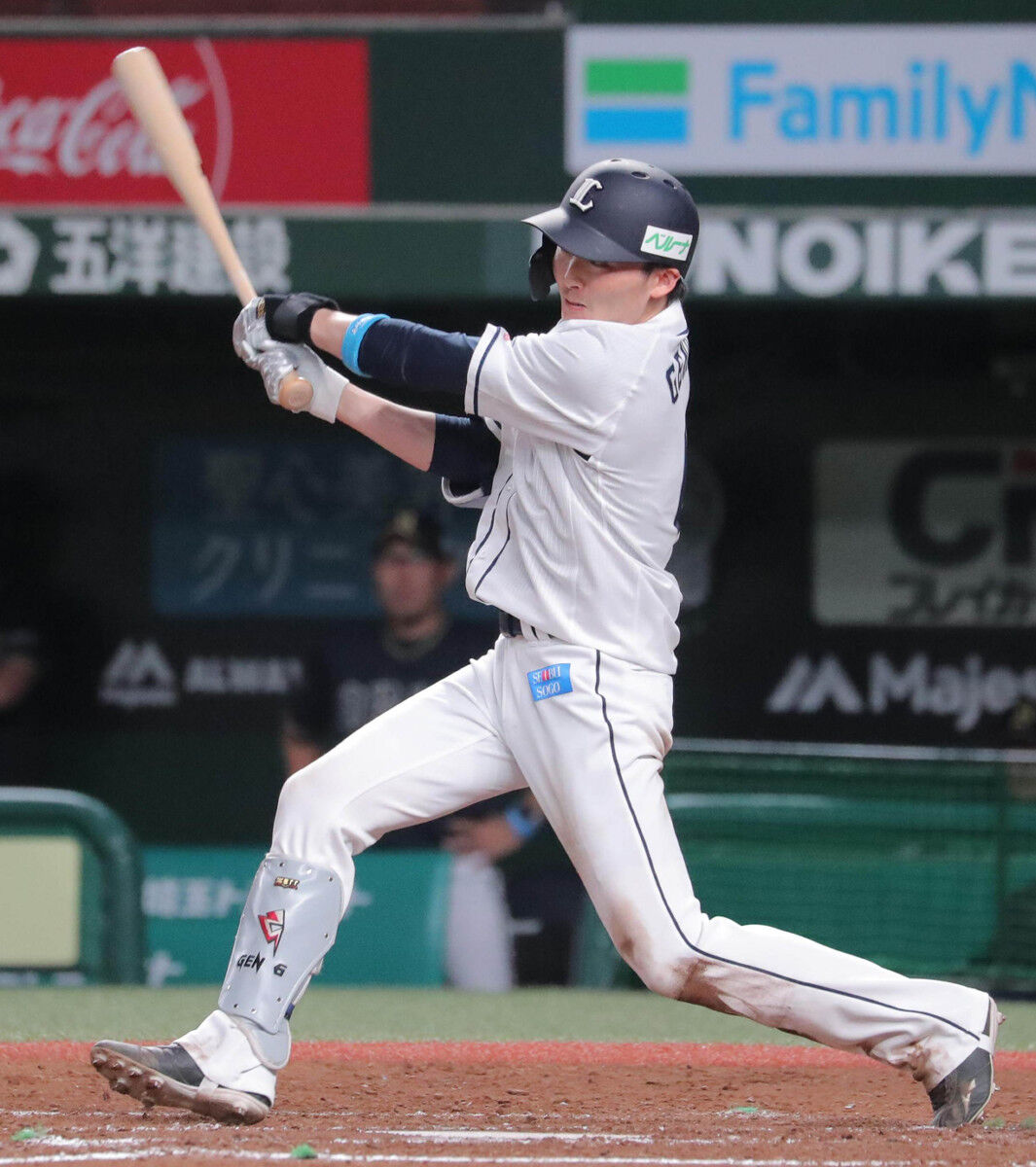 【悲報】西武フロント「源田の代わりか…どれどれ…」