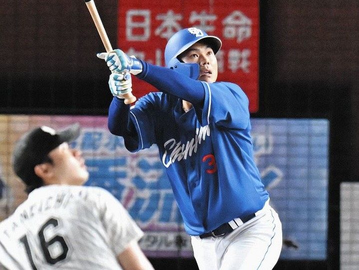 高橋周平、2本の二塁打も失点につながる失策「一喜一憂せずにプレーを」