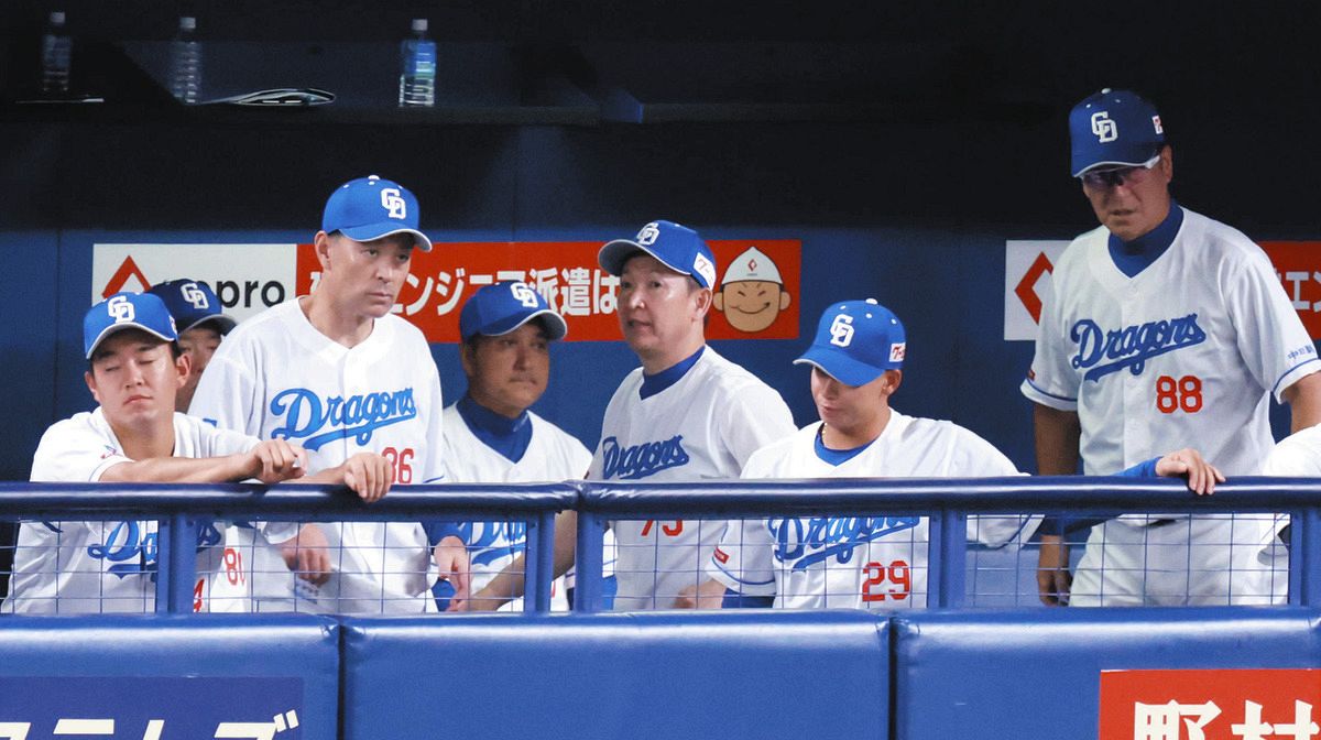 落合英二コーチの思い: 立浪監督退任に寄せる責任感