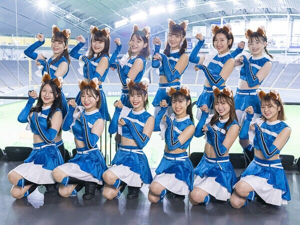 【悲報】日ハムファイターズガール　たった日給一万円だった・・・