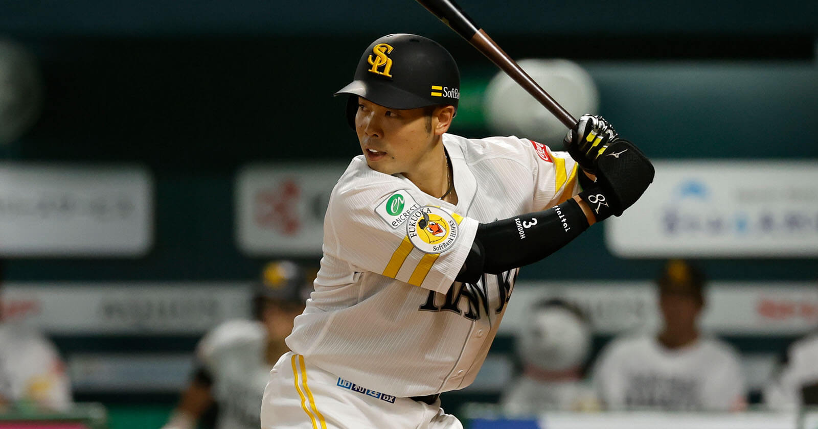 近藤健介  打率 .354   本塁打 13  打点 46  出塁率 .460  長打率 .597 OPS 1.057←これ