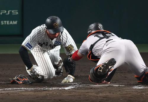 【悲報】巨人・甲斐拓也、リクエストで覆った本塁判定に「先にタッチしています。自信はあります」