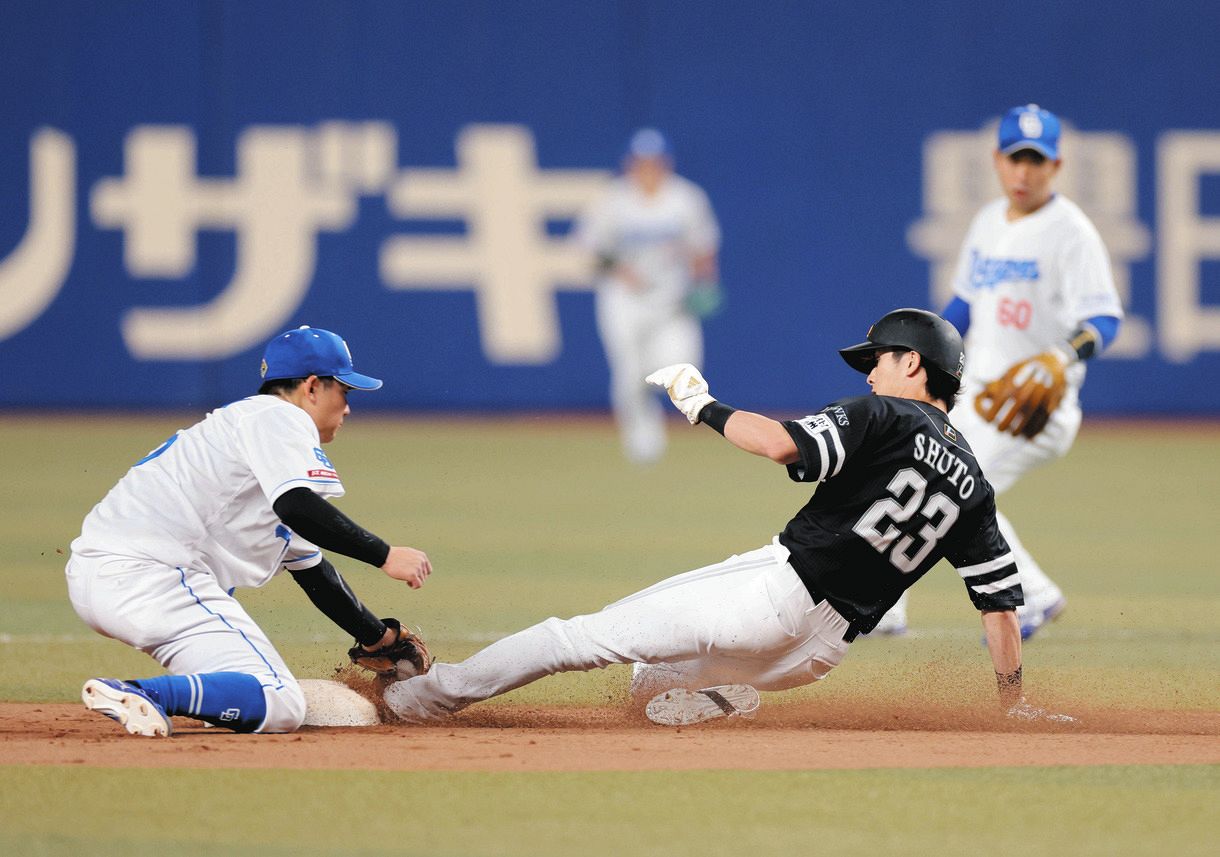 加藤匠馬の強肩が光る！ソフトバンク・周東の盗塁を阻止！！