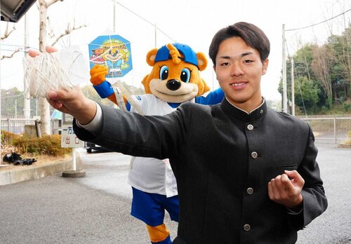 【悲報】日ハムドラフト1位柴田獅子、空港で迷子になってタクシー代を1万7000円使う
