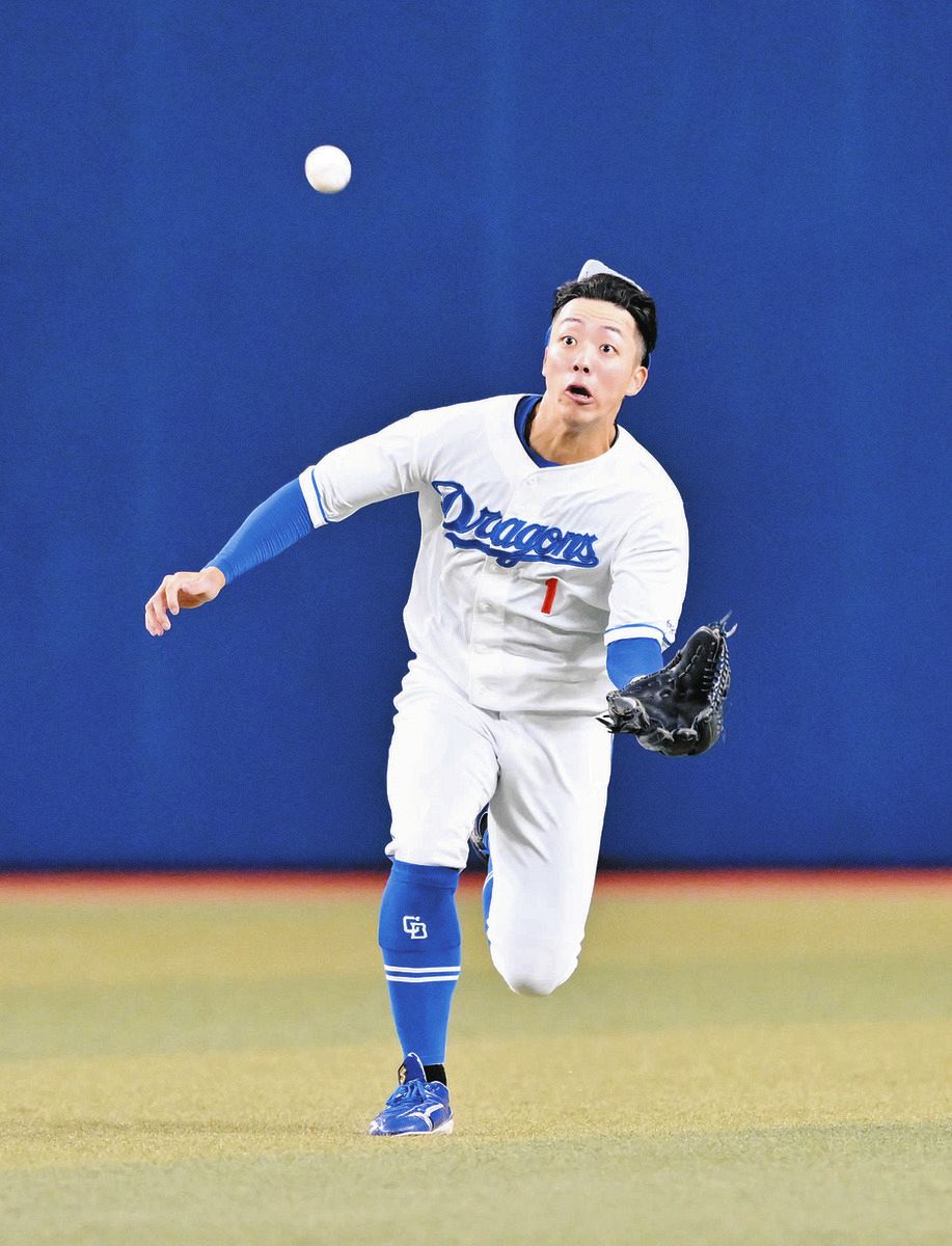【朗報】「三井ゴールデン・グラブ賞」発表…中日は岡林勇希、3年連続受賞 ！