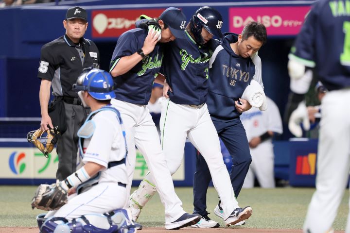 【悲報】ヤクルト長岡秀樹「後十字じん帯損傷」手術せず保存療法で治療【ヤ戦病院】