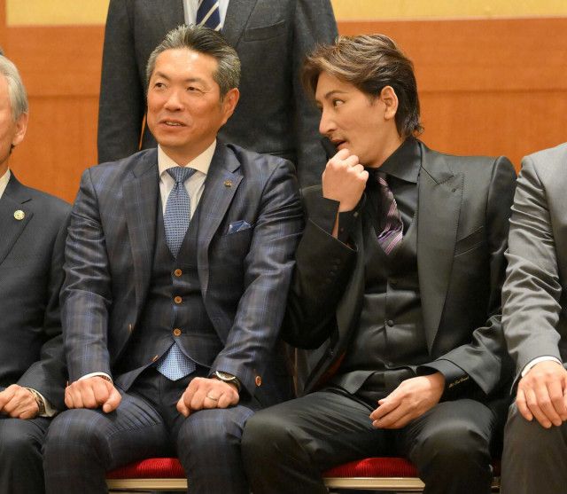 新庄「ポスで1年ダメですぐSBってどうなの？」小久保「・・・」新庄「青柳小笠原佐々木も獲るの？」