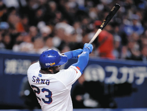 【中日】サノー、決勝2号先制2ラン！則本のスライダーを振り抜き左翼スタンドへ！
