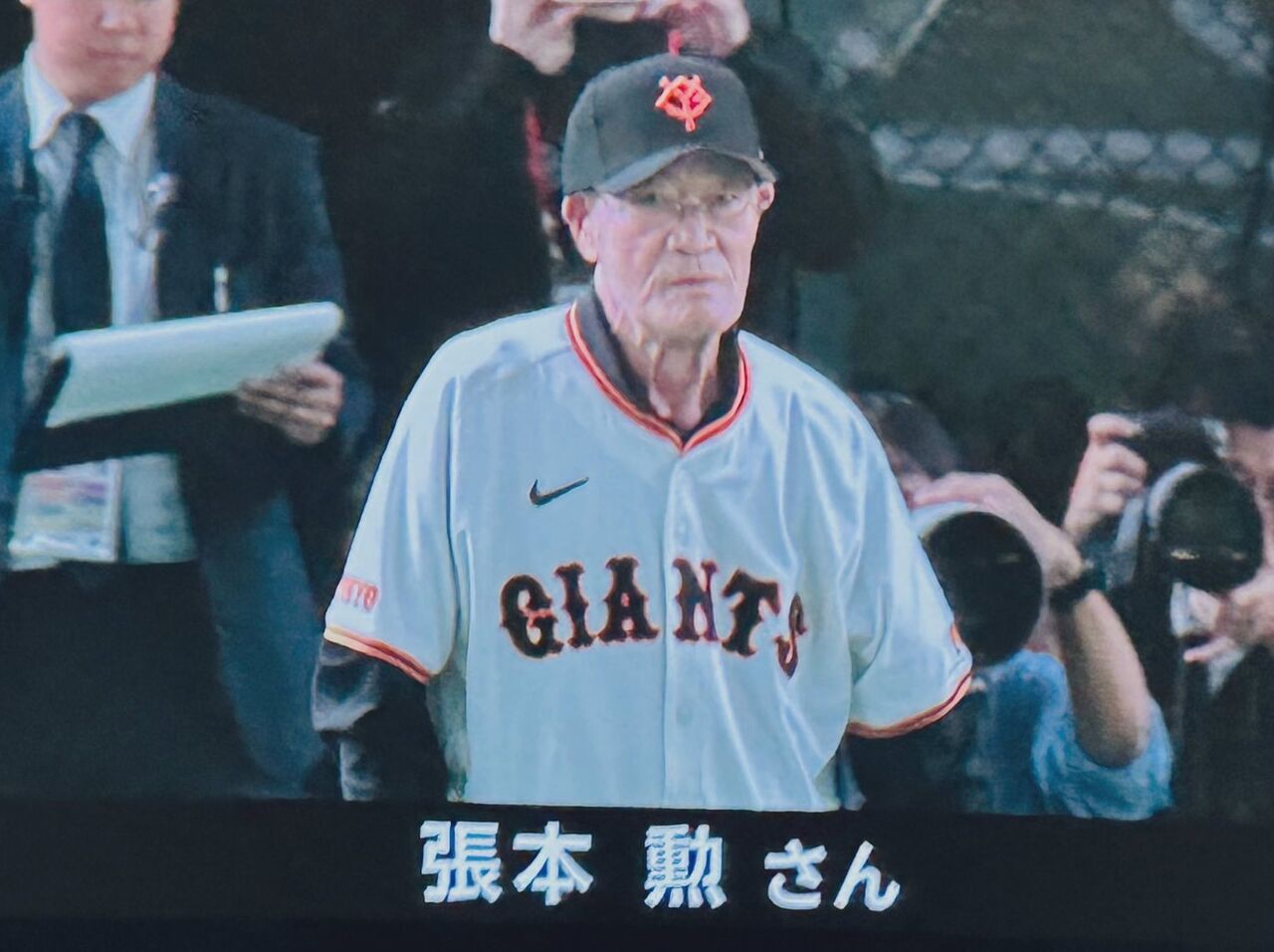【悲報】張本勲さん、やせたかなしい姿に・・・