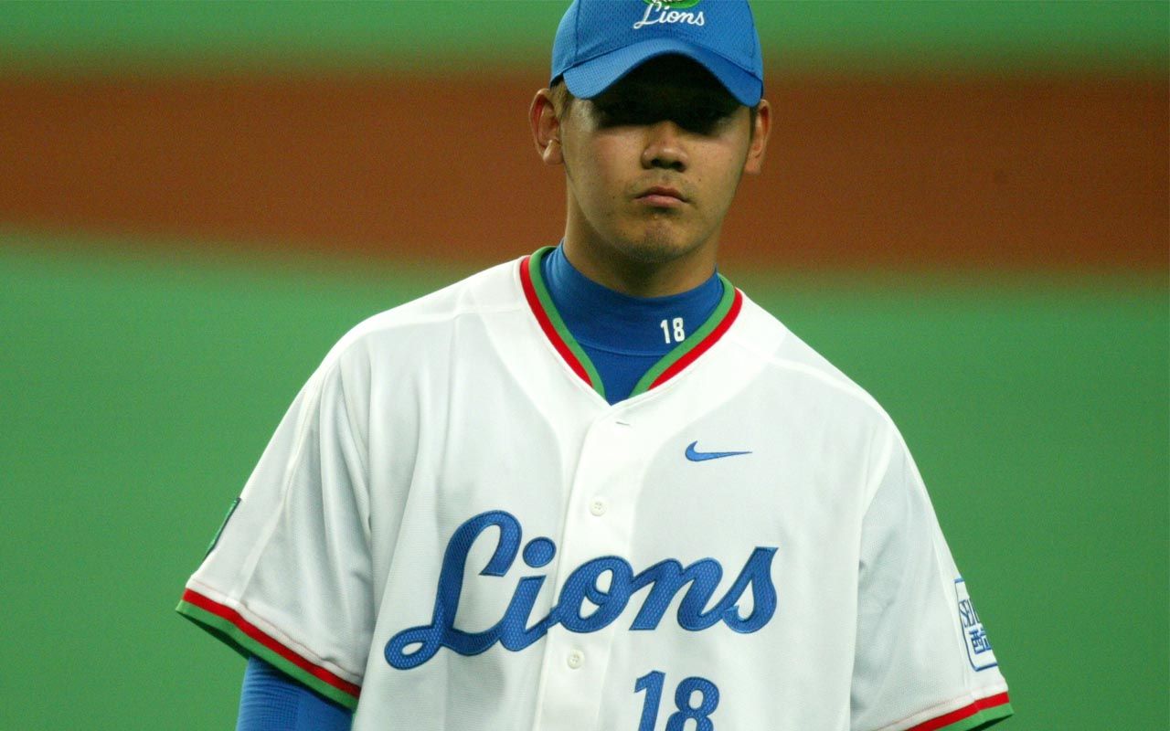 松坂NPB最終年　17勝5敗　13完投 186.1回   200三振　防御率2.13　WHIP0.92←これ