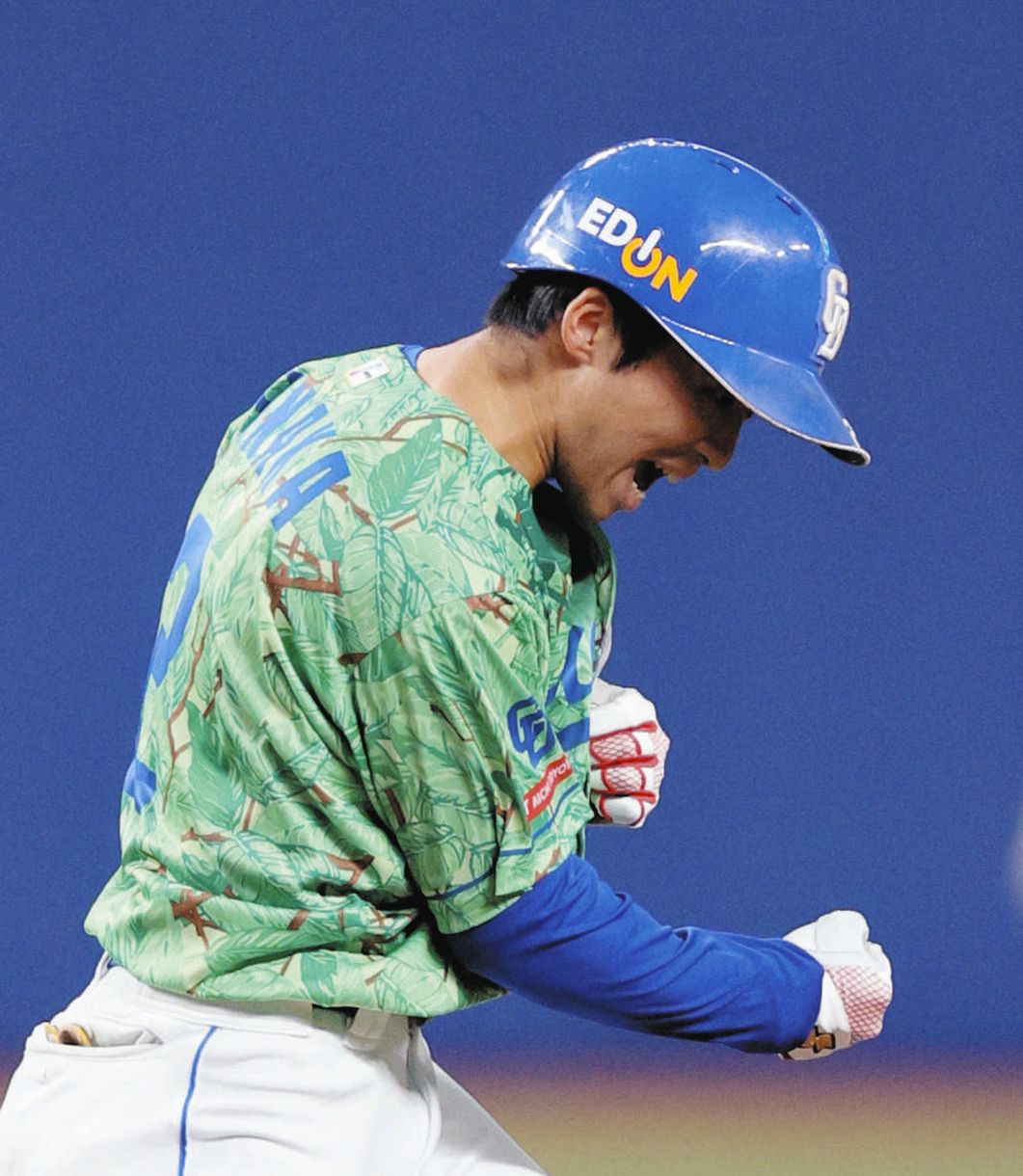 田中幹也が7回に先制２点打！均衡を破る決勝打を放つ！