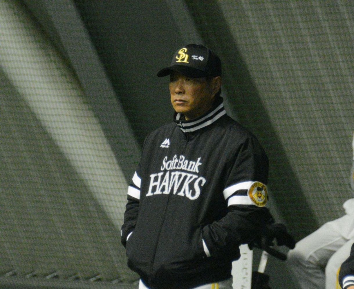 【悲報】記者「小久保監督が筑後視察してるのにみんな大人しい。『嘘でも声出せよ』と思った」