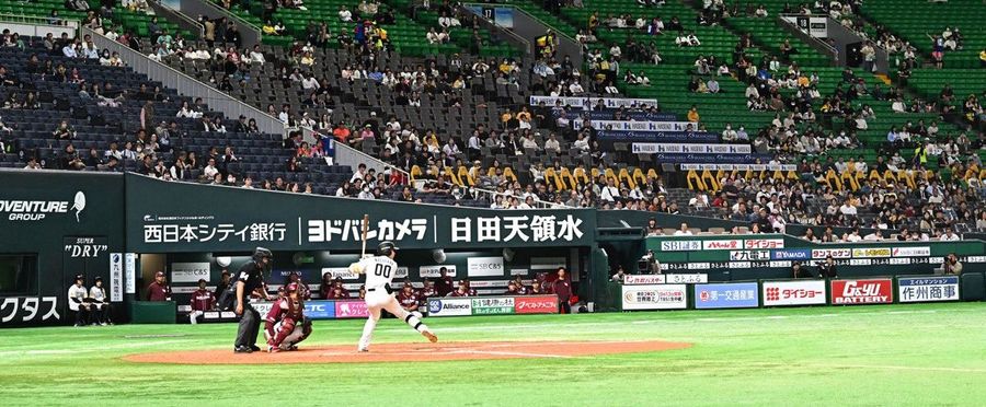 【悲報】福岡ソフトバンクホークスの本拠地ガチでガラガラ　お前らの想像の3倍ガラガラｗｗｗｗｗ
