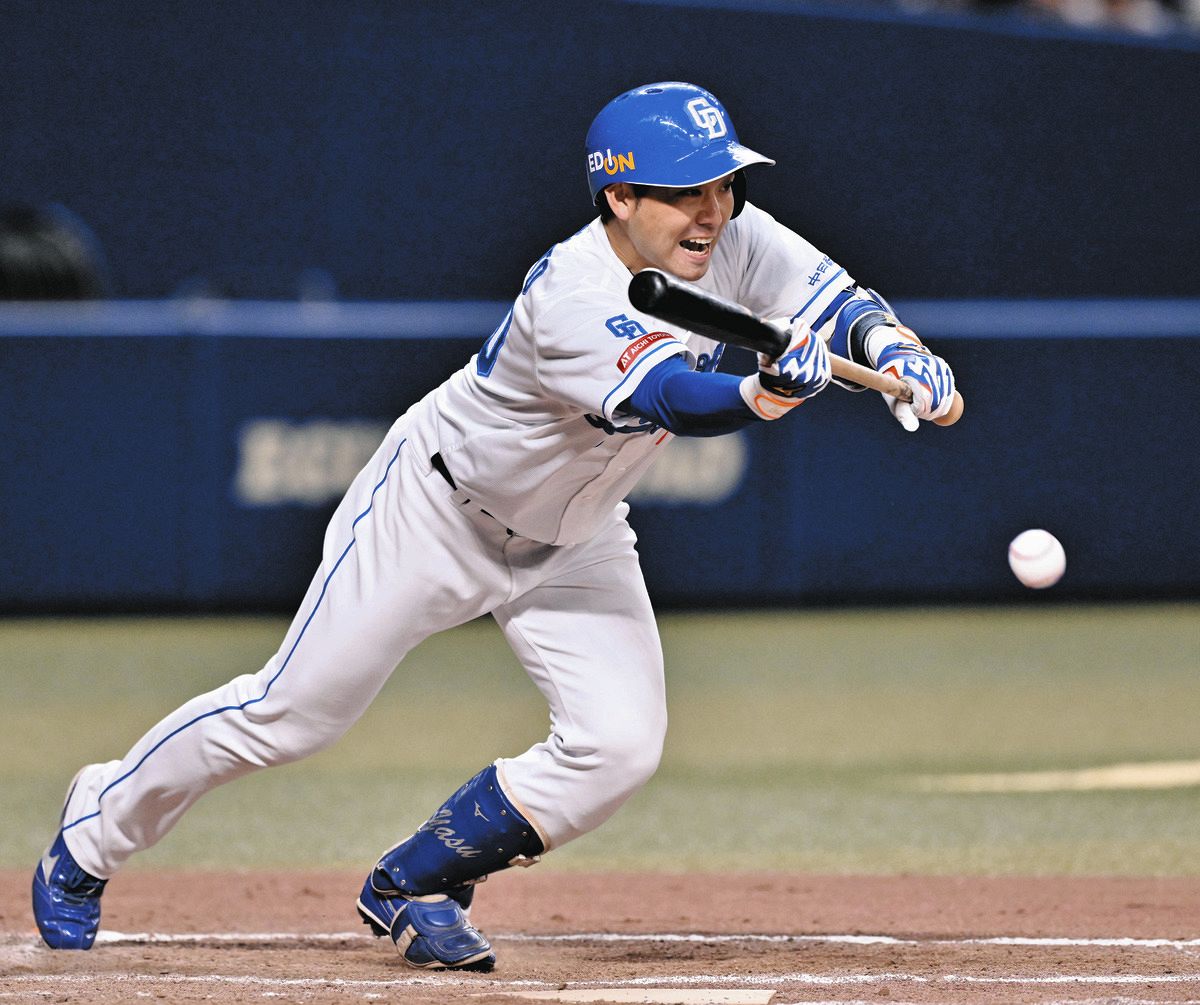 山本泰寛、8回のセーフティースクイズ失敗で悔しさを滲ませる…