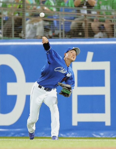 上林誠知、”レーザービーム”で失点防いだ！飛距離十分のライトフライで三塁走者の生還許さず！！