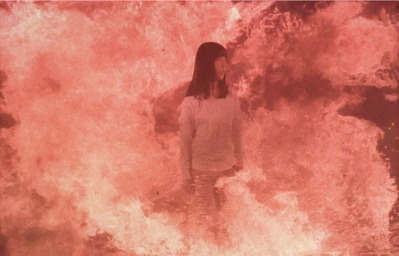 炎に包まれた少女時代のレン