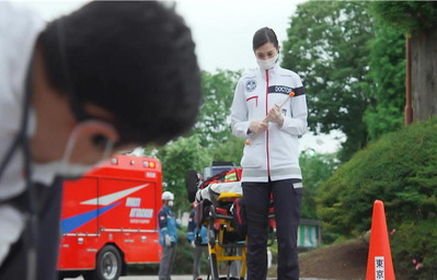 足がすくんで動けない弦巻