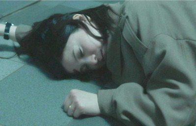 突き落とされた楓