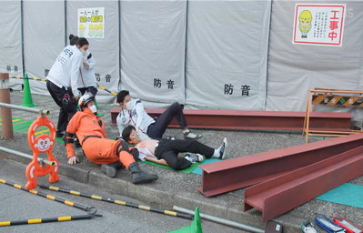 難を逃れた・・