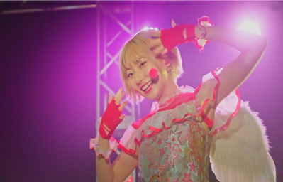 とは言え、じかに手が届く地下アイドルに・・
