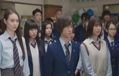 49長井先生の話を聞いている生徒たち