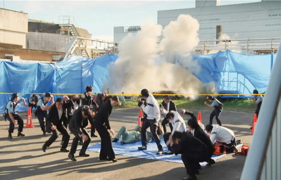 突然、爆発が起きる