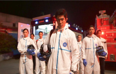 防護服着用で臨む喜多見たち