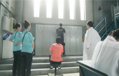 ガムテに手書きって・・