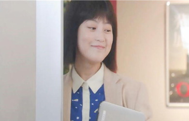 彼女の名前は田中麻理鈴