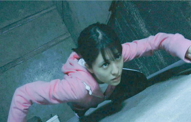 脱出しようとしている実咲