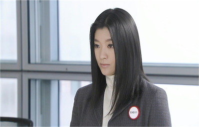 里中を無視している春子