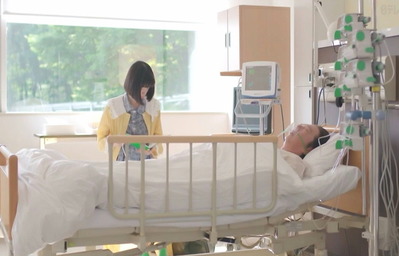 18危篤状態の父に付き添っている糸