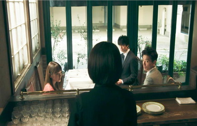 赤ワイン、グラスでお願いします