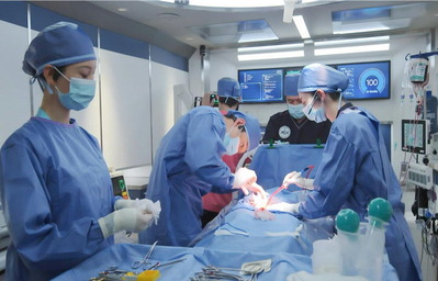 緊急オペが行われる