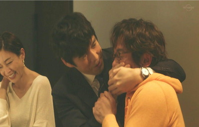 隣でまみは笑っている