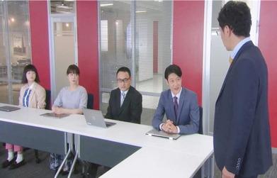 みんな忙しいみたいで