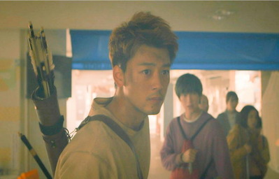 おそるおそる近づく響