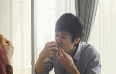 60食べるシロさん