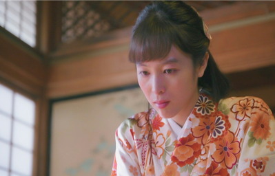 次の一手を打とうとするレン