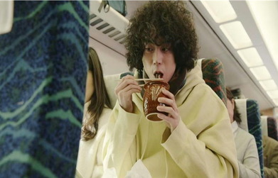 たこめしを食べる