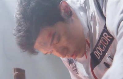 意識を失っていく喜多見