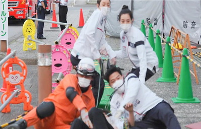 間一髪のところで・・