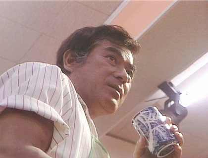 手を止める村田