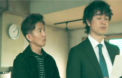 金儲けのために悪党守るのかって