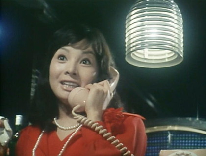 パパに言いつけたりしなければ、教えてあげるわ