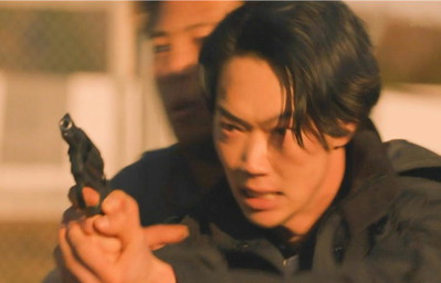 発砲した等々力