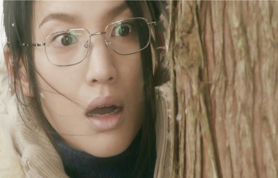 金丸刑事が突き落とされるのを見た佐々木紀子