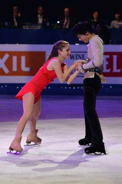 画像あり 美しすぎる 羽生結弦さんがリプニツカヤさんとイチャついてる画像が可愛い 芸能情報ゴシップまとめ速報