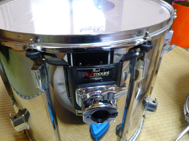 タイニーキックベース！フロアタムを乗せるだけで瞬時にバスドラ化！レアアイテムです タイニーキックベース TKB-1 フロアタムをバスドラムに 【公式通販】